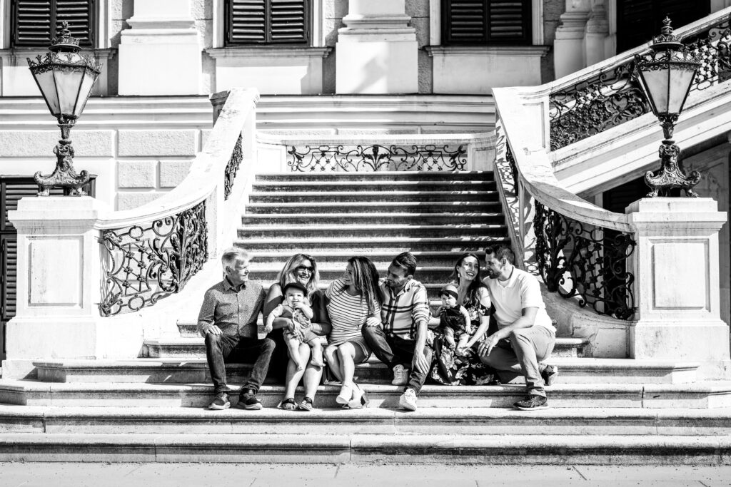 Vadik & Rachel - Familienfotos mit Paarshooting im Schloss Schönbrunn